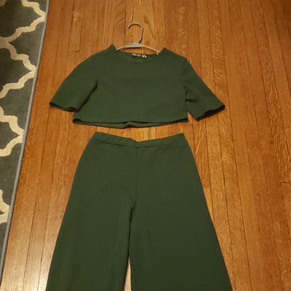 Nasty Gal Hunter Green crop top and pants - Picture 1 of 3